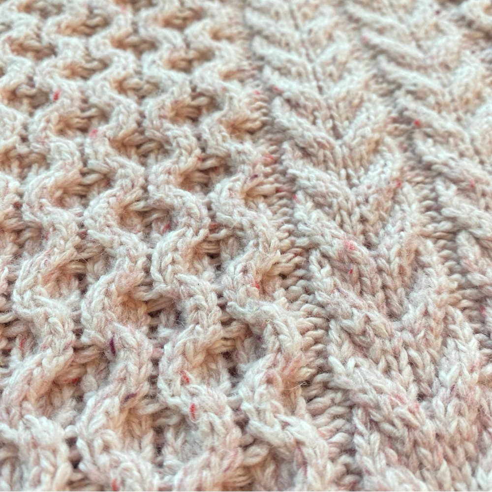Lands' End Women’s Lite Pink Chunky cable knit sweater Medium Petite MP 10/12